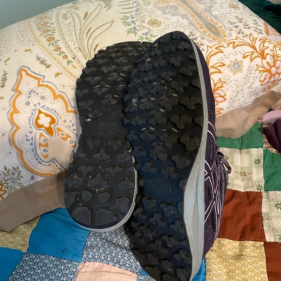 ASICS grape trail trainers - Picture 3 of 8